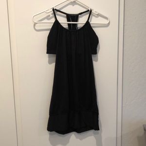 Black lululemon no limits tanks